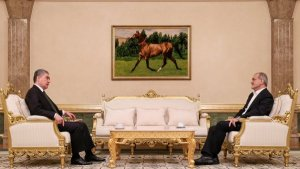 Iran president holds talks with national leader of Turkmenistan