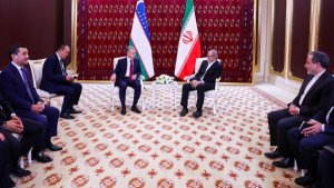 Iran, Uzbekistan presidents call for expansion of bilateral ties