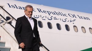 Pezeshkian arrives in Chabahar on second provincial trip to Sistan-and-Baluchestan 

