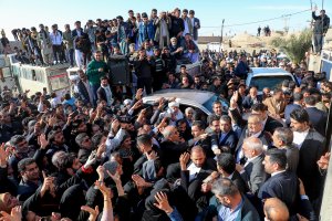 Pezeshkian warmly welcomed by Kolokhi villagers