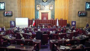 Pezeshkian attends Expediency Council meeting