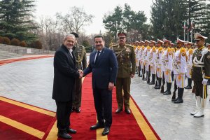 استقبال رسمی از نخست وزیر عراق