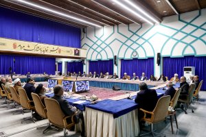 Pezeshkian holds talks with organizers of ceremonies to mark Islamic Revolution 
