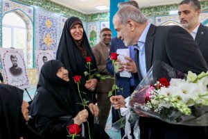 ادای احترام به مقام والای شهدای دفاع مقدس