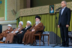 دیدار مسئولان نظام و سفرای کشورهای اسلامی با رهبر انقلاب