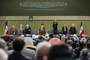 دیدار مسئولان نظام و سفرای کشورهای اسلامی با رهبر انقلاب