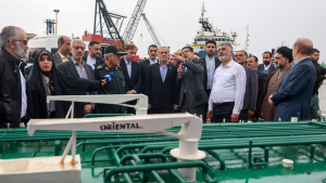 Pezeshkian visits Iran Marine Industrial Company

