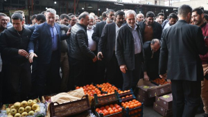 President Pezeshkian visits Shahriar’s fruit, vegetables market  

