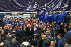 President visits Parand Industrial Town in southwestern Tehran Province