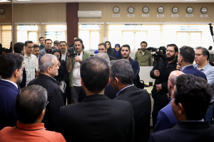 استفاده از ظرفیت پیمانهای بین المللی و تعامل با همسایگان در کنار تقویت وحدت داخلی از جمله برنامه های دولت برای غلبه بر تحریم ها است