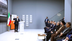 President Pezeshkian visits FANAP knowledge-based company Pardis Tech Park 

