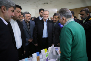 بازدید از نمایشگاه دارو و تجهیزات پزشکی

