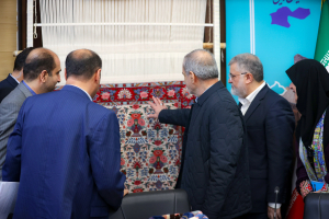 نشست با هنرمندان و فعالان صنایع دستی
