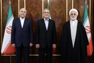 همدلی و عزم قوای سه‌گانه و بسیج همه ظرفیت‌ها و امکانات در راستای تحقق شعار سال
