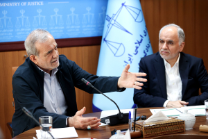 President Pezeshkian advocates for modern monitoring methods to combat corruption