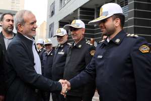 Pezeshkian visits Tehran Traffic Police headquarters