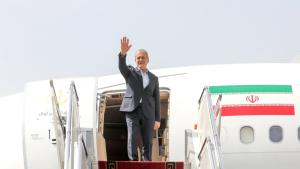 President Pezeshkian leaves Tehran for Baku