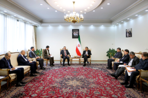 دیدار معاون اجرایی رئیس جمهور با مشاور نخست وزیر و معاون وزیر تجارت عراق
