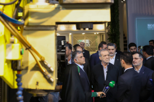 President Pezeshkian visits Iran Oil Show 2025