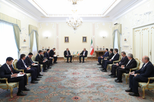 دکتر پزشکیان: با تعمیق مناسبات و تبادل تجربیات، می‌توانیم آسایش و رفاه بیشتر برای مردم کشورهایمان فراهم آوریم/ عارف‌اف: پیگیری‌های جنابعالی در ارتقای سطح روابط فیمابین بسیار موثر بوده است