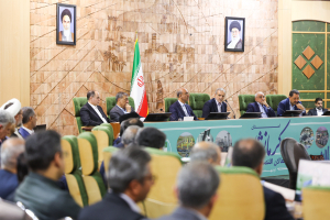 نشست با فعالان اقتصادی و سرمایه‌گذاران استان کرمانشاه