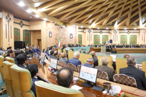 چنانکه در انتخابات گفتم، شعار نمی‌دهم، بلکه به دنبال واقع‌گرایی و پاسخگویی هستم