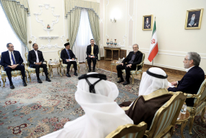 دانشگاهیان مسلمان برای حل مشکلات کشورهای خود و کشورهای اسلامی همفکری کنند