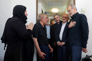 دیدار با جمعی از خانواده های آسیب دیده از جنگ