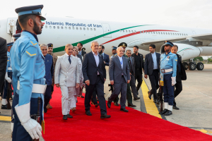 دکتر پزشکیان وارد اسلام‌آباد شد
