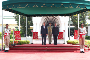 استقبال رسمی نخست وزیر پاکستان از دکتر پزشکیان
