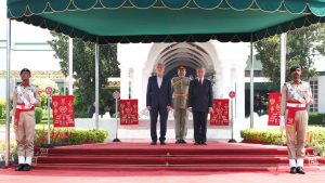 Pakistani prime minister officially welcomes Iranian president