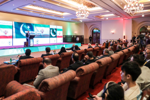 آینده را دیگران برای ما نخواهند ساخت
