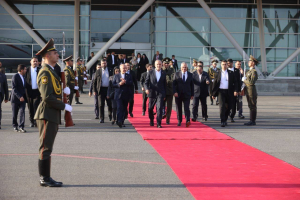 دکتر پزشکیان ارمنستان را به مقصد بلاروس ترک کرد