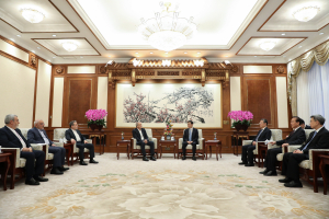 باید در برابر زورگویی کشورهایی که خواهان روابط دوستانه ایران و چین نیستند، ایستادگی کرد