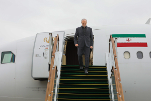 دکتر پزشکیان به میهن بازگشت