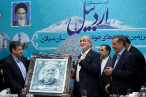 President meets with social, cultural activists of Ardabil Province