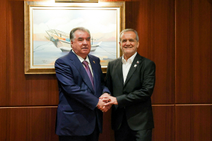 دکتر پزشکیان: روابط ایران و تاجیکستان با تکیه بر اشتراکات به شکل رضایت‌بخشی در حال ارتقاست/ رئیس جمهور تاجیکستان: شخصا پیگیر بالفعل شدن گسترش همکاری‌های فیمابین هستم