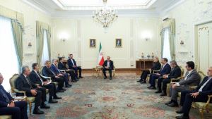 President Pezeshkian emphasizes significance of Iran-Iraq rail transport connectivity 