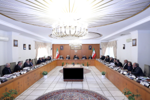 اگر واقعا دل‌مان برای مردم و مملکت می‌تپد، باید ناترازی منابع و مصارف را سامان دهیم/ حقوق باید بر مبنای فایده هر فرد برای سازمان پرداخت شود، نه پست و مقام
