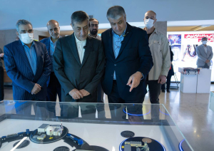 بازدید دکتر قائم‌پناه از نمایشگاه دستاوردهای صنعت هسته‌ای