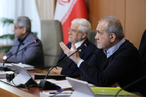 گزارش سازمان حفاظت محیط زیست از اقدامات مثبت دولت در زمینه کاهش آلودگی هوا/ تأکید دکتر پزشکیان بر ضرورت توسعه هر چه بیشتر انرژی‌های تجدیدپذیر
