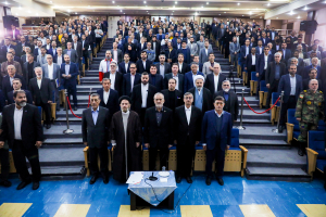 نشست با سرمایه گذاران و فعالان اقتصادی استان لرستان