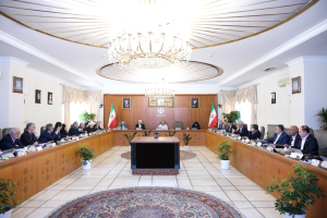 وزرا باید در دانشگاه‌ها حاضر شوند و فضای گفت‌وگو را تقویت کنند/ وظیفه ماست که با شنیدن اعتراض، برای حل مسایل و مشکلات اقدام کنیم/ سرنوشت کل دانشگاه‌ها و صدها هزار دانشجو نباید تحت تأثیر اقدامات تعداد معدودی قرار گیرد
