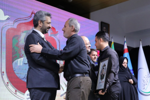 قرائت پیام دکتر پزشکیان به آیین گرامی‏داشت شهدای صنعت پتروشیمی توسط معاون ارتباطات و اطلاع‌رسانی دفتر رئیس جمهور
