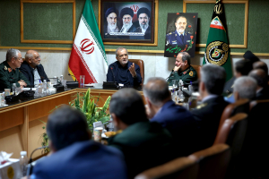 نشست با جمعی از فرماندهان و مدیران وزارت دفاع