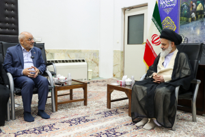 دکتر حاجی میرزایی: دیپلماسی عزتمندانه، مقتدرانه و مبتنی بر منافع ملی در دستور کار تیم مذاکره کننده است/ آیت الله حسینی بوشهری: عملکرد دولت در تامین مایحتاج اساسی مردم در جنگ تعجب دیگر کشورها را برانگیخت
