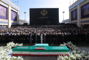 مراسم اقامه نماز بر پیکر مطهر امام مجاهد شهید حضرت آیت‌الله العظمی سیدعلی خامنه‌ای