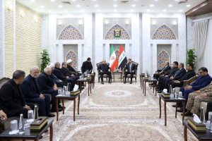 ورود به فرودگاه نجف و استقبال توسط نخست وزیر عراق