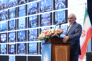 دکتر پزشکیان ارتقای آموزش را مهم‌ترین اولویت برای آینده کشور می‌داند/ اجرای وظایف آموزشی مثل ساخت مدرسه نباید بر هدف آموزش که تربیت نسل آینده است، اولویت یابد/ تاکید دکتر پزشکیان بر تقویت بیش از پیش شبکه شاد
