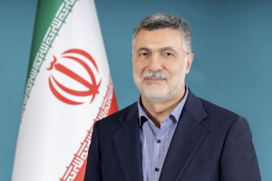 پزشکیان در پیگیری مسائل سلامت اشراف کامل دارد؛ طرح مسئله مساوی با پیگیری آن است/ پزشکیان حتی در میانه جنگ وضعیت مجروحان و پزشکی خانواده را پیگیری می‌کرد/ درمان بیش از 66 هزار مجروح در بحران‌های اخیر به‌صورت رایگان انجام شد/ پزشکی خانواده پس از سال‌ها در 64 شهر و شهرستان عملیاتی شد/ هزینه بستری در نظام ارجاع صفر است/ کمبود داروهای اساسی و حیاتی امروز کمتر از پیش از جنگ است/ سمن‌ها و خیرین یکی از بهترین منابع نظام سلامت هستند/ عدالت در سلامت یعنی دورافتاده‌ترین و نیازمندترین افراد هم امکان درمان مناسب داشته باشند/ پزشکیان بیشترین لذت را از باز کردن گرهی از کار مردم می‌برد
